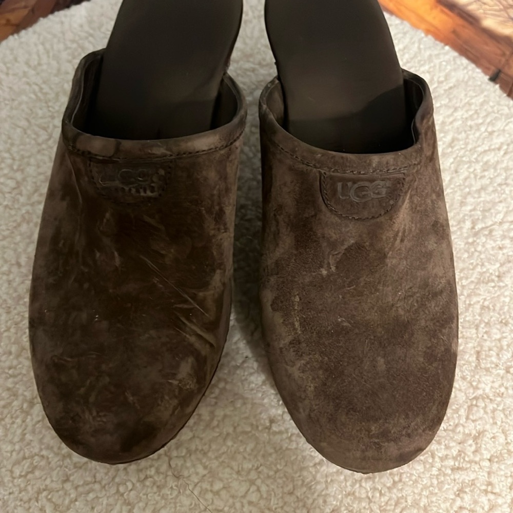 UGG